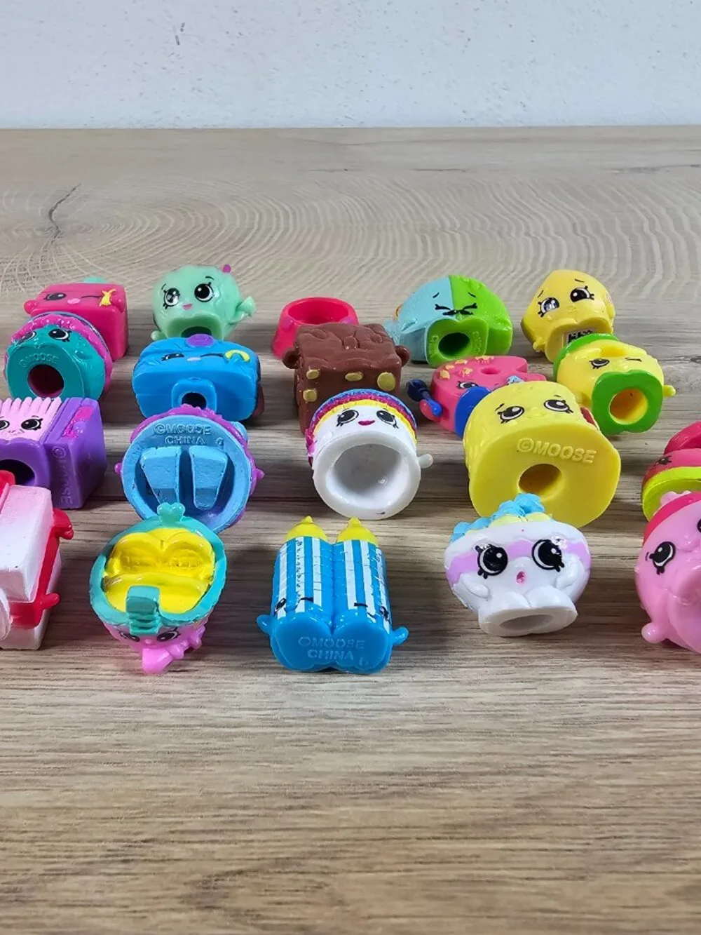 Moose Toys Shopkins Lot of 20 Figures Penny Purse Sparky Flicker Candles Onion